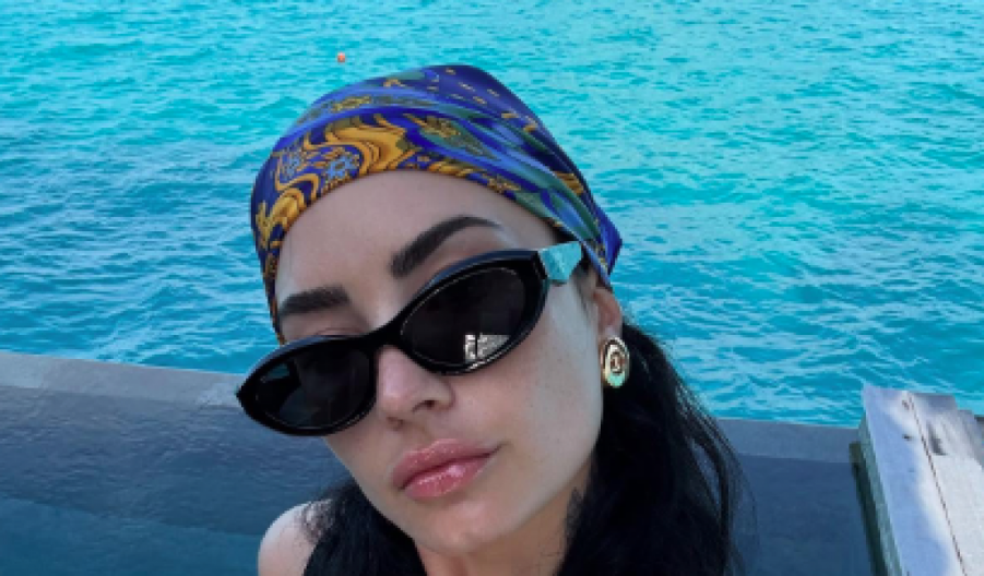 Puder na licu i kad je +40: Evo kako da vam šminka ostane na mestu bez obzira na vrućinu