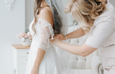 Znam da mi je ćerka, ali stvarno je preterala: Radovala sam se njenom venčanju, a ona me je ovako ,,častila"