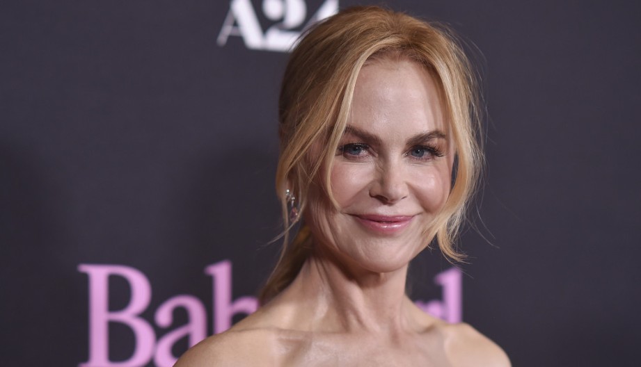 Ma kakva crna haljina: Bela se nosi ovog leta, njen kroj sa cvetićima ne može biti ženstveniji, rasproda se za tili čas