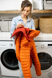 Spremite se, stiže sneg: Ovo je jedini ispravan način pranja perjanih jakni