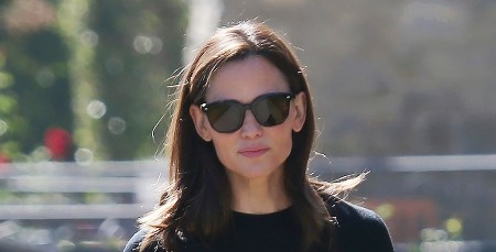 Farmerke za žene u trendu: Ovaj model će biti popularan na proleće, prozračan je i opušten, perfektno izdužuje noge