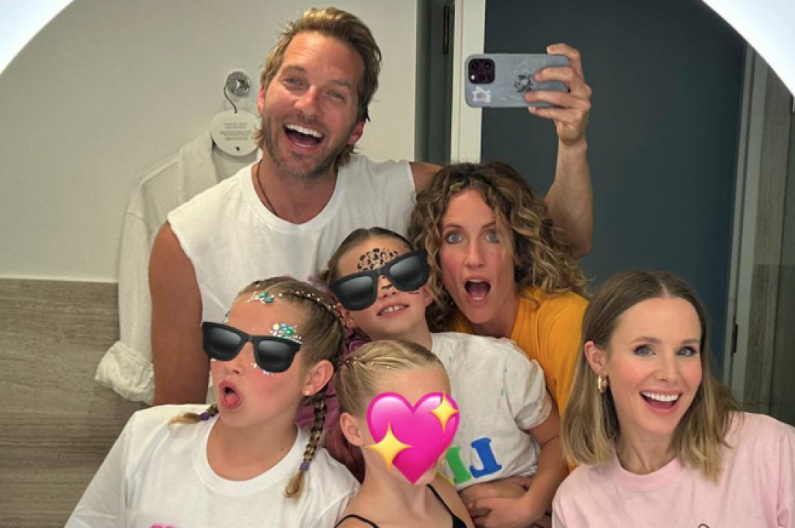 Da li emotikoni čuvaju decu? Mnogi roditelji njima kriju lice mališana na slikama, ali ne razmišljaju o ovome