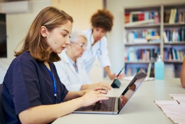 Medicinska sestra tvrdi: "Samo ova 3 pravila čuvaju moj imunitet tokom cele godine - bakterije i virusi mi ne mogu ništa!"