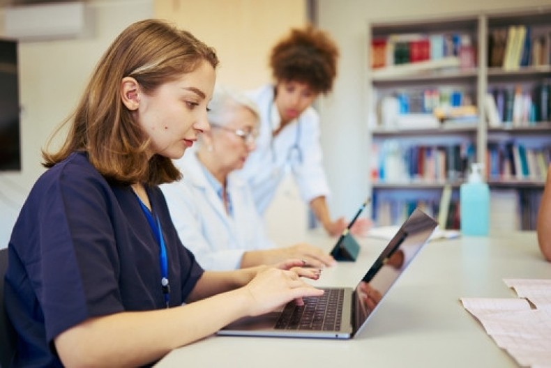 Medicinska sestra tvrdi: "Samo ova 3 pravila čuvaju moj imunitet tokom cele godine - bakterije i virusi mi ne mogu ništa!"