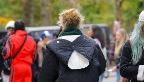 Začepila svima usta: Komičarka se prepolovila, utegla u zavodljivu haljinu, pa onda odgovorila na dramu