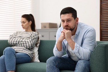 Skoro 10 godina je lagala muža: Nije ni slutila da će otkriti istinu jer je plan bio savršen, ali onda je ćerka sve pokvarila