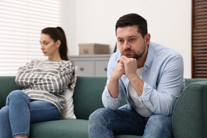 Skoro 10 godina je lagala muža: Nije ni slutila da će otkriti istinu jer je plan bio savršen, ali onda je ćerka sve pokvarila