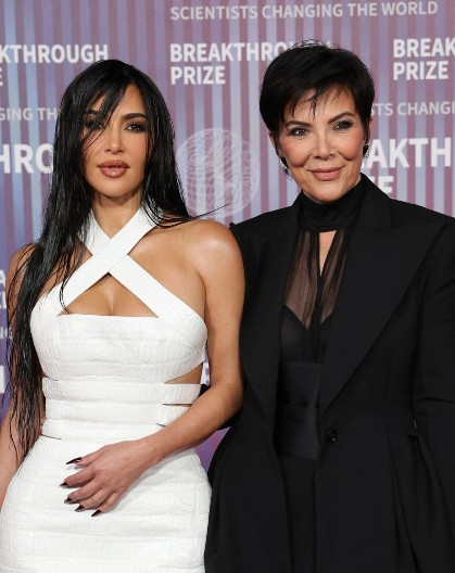 Kardašijanke žestoko zaratile sa Harijem i Megan: Evo zašto su morali da obrišu fotke kraljevskog para sa žurke Kris Džener!