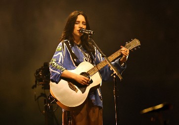 Auu kakva prozivka! Pevačica se obrušila svom snagom na Ilona Maska, evo šta je poručila budućem trilioneru