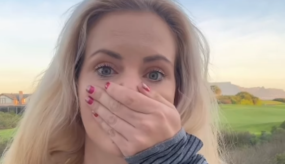 Samo je htela da se okupa: Žena opušteno plivala u moru, a onda je u ustima osetila ovo, želudac joj se okrenuo!