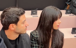 Zgrabila milijardera: Pevačica uhvaćena u vreloj akciji sa bogatim dečkom, dohvatili se na sred plaže, svi su gledali!