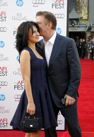 „Ućuti dok ja pričam!“: Poznatog glumca najstrašnije ponizila 26 godina mlađa žena