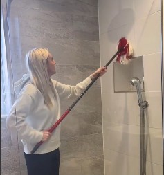 Ana je pokazala kako čisti buđ u kupatilu: Sve što vam treba su 3 jeftina sastojka, sve će da zablista!