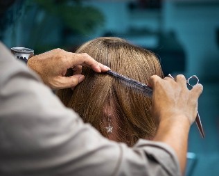 Leptir frizura je hit proleća: Idealna je ako želite da imate bujniju kosu i nećete da je skraćujete