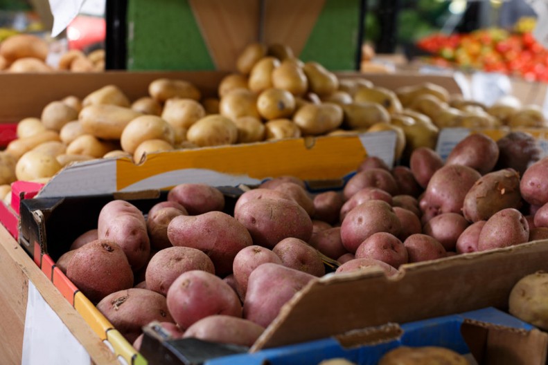 Zato vam krompir brzo propada: Uz ovaj trik koji su mame davno znale ostaće svež i do pet meseci