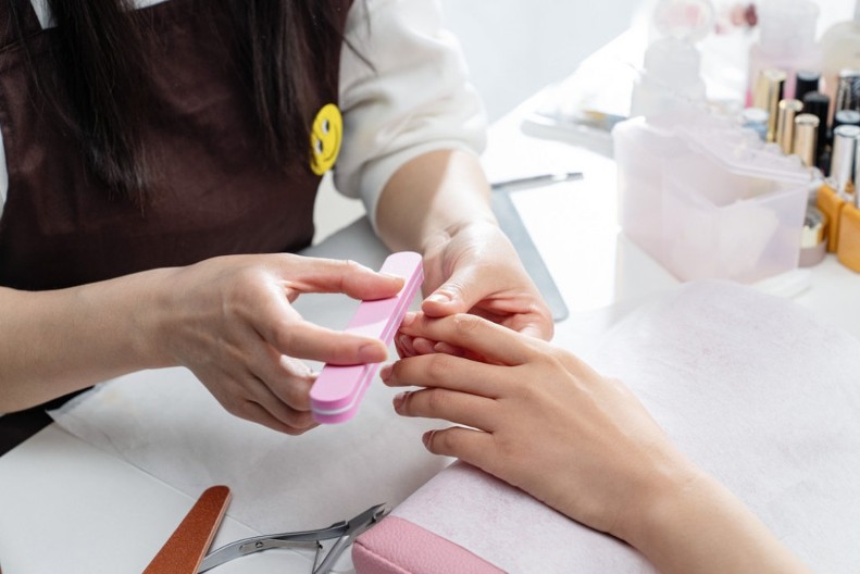 Nija srpska, nego je "Italijanska pijaca" na noktima: Čim Srpkinje zatraže ovo, manikirke odmah zaboli glava, ali na kraju... svi se raspamete