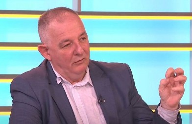 Zamaranje pri penjaju uz stepenice je prvi znak: Dr Mitić otkriva koje promene ukazuju da bubrezi ugrožavaju srce