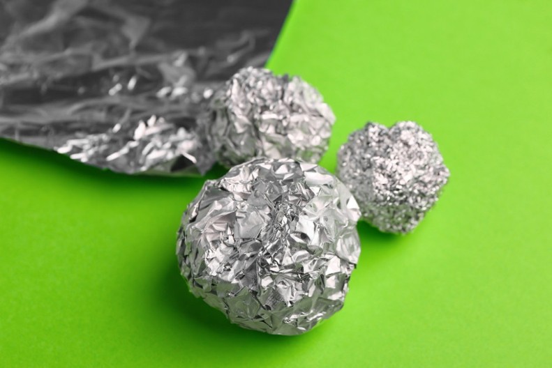 Svi stavljaju kuglice folije u baštu: Kad čujete koji problem reše, i vi ćete to odmah uraditi!