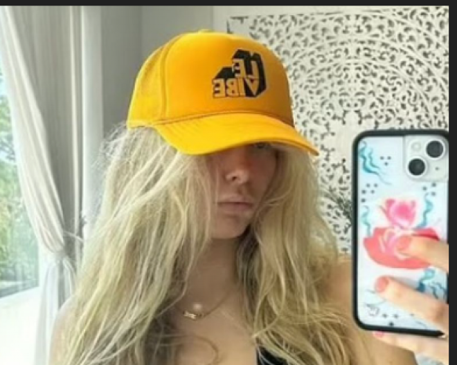 Gledaj majku, biraj ćerku: Njena mama je bila opasna zavodnica, upoređivali je sa barbikom, pa ni ne čudi od koga je nasledila vanserijsku lepotu