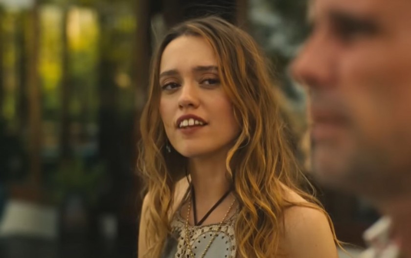 Holivudski zubi nisu više u trendu: Šarlot Le Bon je postala simbol nesavršenog osmeha