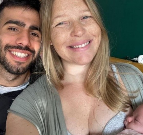 Majka nije mogla da veruje rođenim očima: Novorođenče od 3 dana puzi i podiže glavu