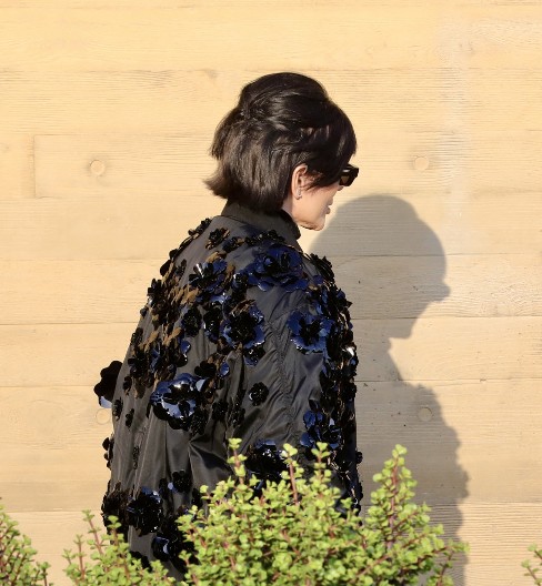 "Ovo je zastrašujuće!" Javnost zgrožena fotografijom slavne rijaliti zvezde - htela da ispadne kul, pa uplašila čak i malu decu