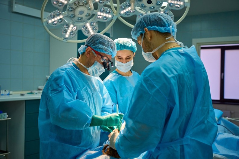 Zbog tumora umislila da ima 41 godinu: Mučile su je vrtoglavice i zujanje u ušima, a doktori shvatili ozbiljno tek kad se onesvestila