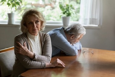 Razvodi posle 50: Kad brak pukne, život tek počinje! Priče žena koje su odbile da trpe i sad žive punim plućima!