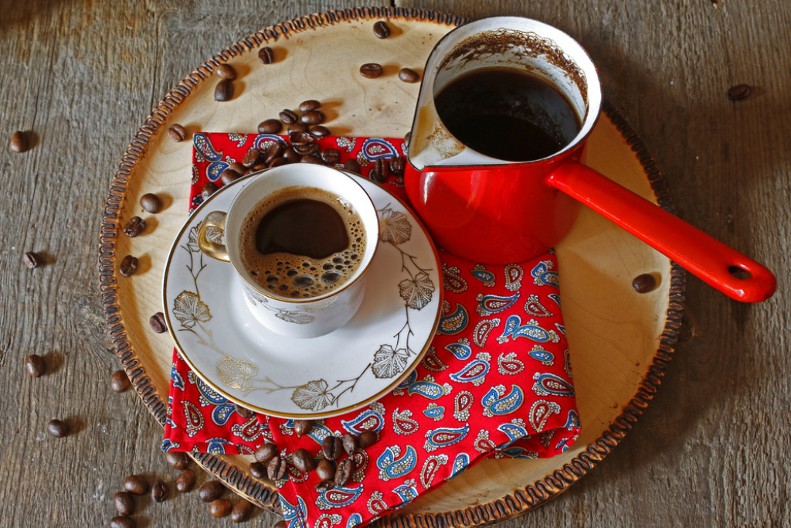 Znate li koja je razlika između srpske i turske kafe? U kuvaru iz 1967. sve jasno piše, Turci u džezvu prvo dodaju ovo