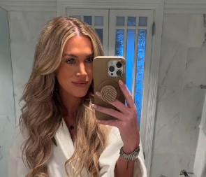 Zgodna doktorka šokira golišavim fotkama: „Mom mužu govore da me ostavi, jer se izazovno slikam“