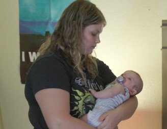 "Reci mužu da ućutka svoju majku": "Pobesnela sam kad mi je svekrva rekla kako da hranim šestomesečnu bebu“