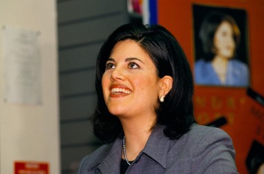 Nije joj bio dovoljan skandal sa Klintonom: Monika Levinski otkrila novi blam, i to bez trunke stida, ljudi slušaju i ne veruju