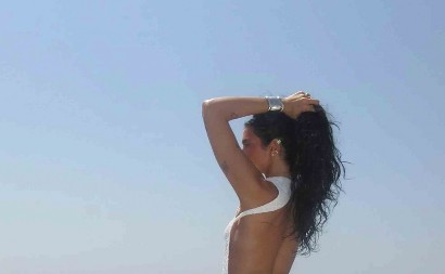 Svi joj gledali u zadnjicu: Kontroverzna pevačica ne prestaje da šokira, maltene udata, a evo šta radi u javnosti