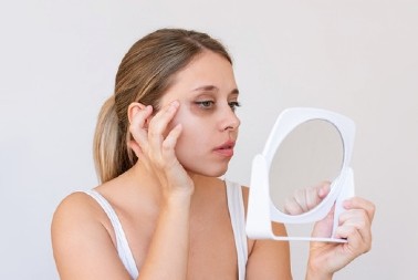 Zaboravite na korektor: Dermatolozi otkrivaju kako da se podočnjaka rešite na jednostavan način