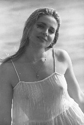 A bila je lepotica koja se jednom rađa: Muškarci su bili spremni da daju život za nju, a danas je nekadašnja Bondova devojka promenila lični opis