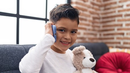 Dečak prijavio mamu policiji: Totalno je pobesneo kada mu je uradila ovo, svojom reakcijom nasmejao milione