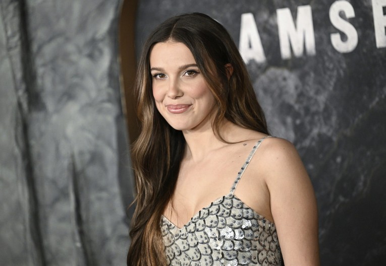 Želi da bude ćelava: Mili Bobi Braun je već jednom obrijala glavu, ali nije joj dosta, evo kada planira da to ponovo uradi