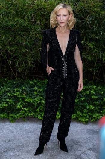 Ovako dobar kombinezon skoro nismo videli: Nosi ga Kejt Blanšet, vizuelno skida i do pet kilograma i svima stoji savršeno!