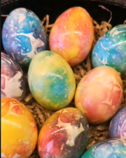 Srpkinje otkrile novi trik za farbanje jaja: Dobićete prava mala umetnička dela na stolu