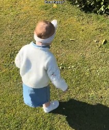 Beba oduševila 3,5 miliona ljudi: Sa 15 meseci bez razmišljanja odgovara na sva mamina pitanja!