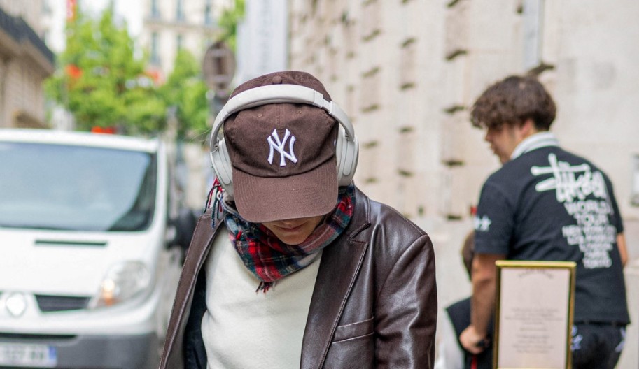 Ema je nevaljala! Svi misle da je glumica fina, a ona šeta u providnoj haljini i to bez pardona