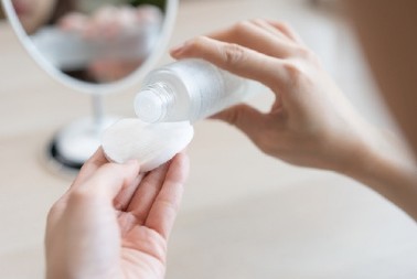 Domaći losion za lice za sve tipove kože: 100 puta je bolji od skupih krema, a nećete potrošiti ni dinar