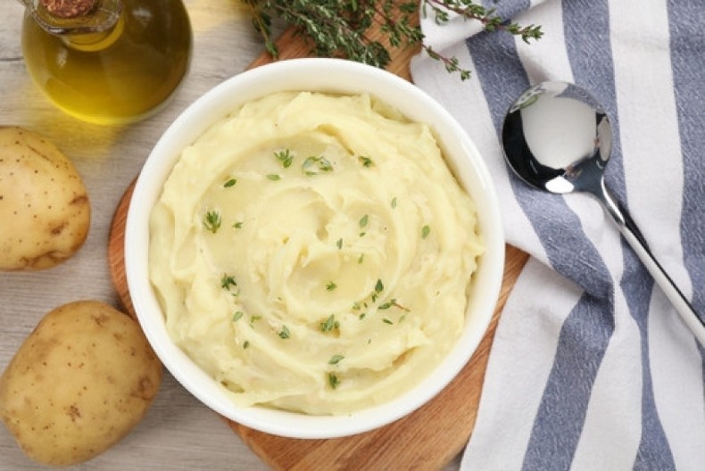 Pire krompir bez grudvica: Uz jedan trik iz restorana biće kremast i svilenkast!