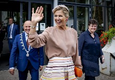 Izazovno, damski, elegantno u 50im... Kraljica Maksima demonstrirala stil, kada vidite ovu suknju shvatićete zašto je najbolje odevene žena u Evropi