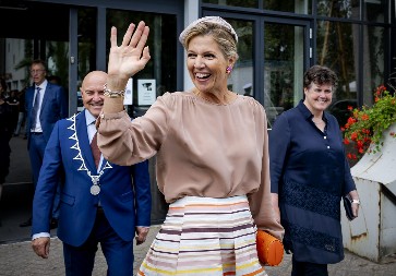 Izazovno, damski, elegantno u 50im... Kraljica Maksima demonstrirala stil, kada vidite ovu suknju shvatićete zašto je najbolje odevene žena u Evropi