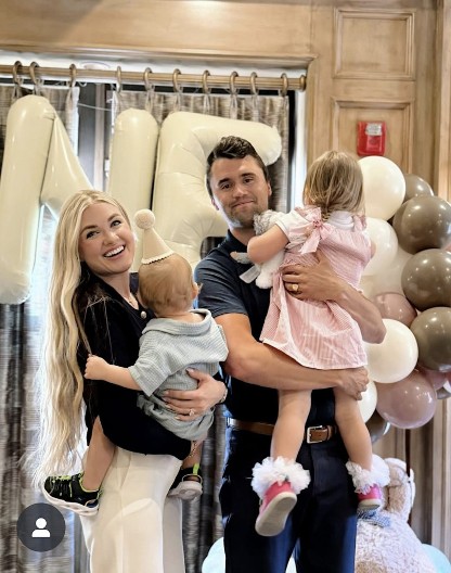 Ko je supruga ubijenog Čarlija Kirka? Par sati pre njegovog ubistva objavila je poruku koja će vam slomiti srce!