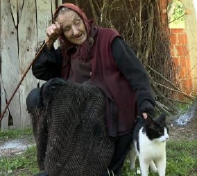 Baka Smilja (87) čeka svog ‘đeda’: ‘Šta će mi momak, oni žele samo jedno’