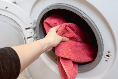 Svi potrče odmah da ih rašire, a ne kapiraju da u startu greše: Gde treba sušiti peškice, i ne nije na suncu najbolje