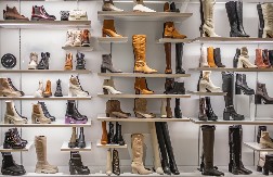 Hit čizme za jesen: Žene ih razgrabe čim stignu na police, jer su udobne i idu uz sve!