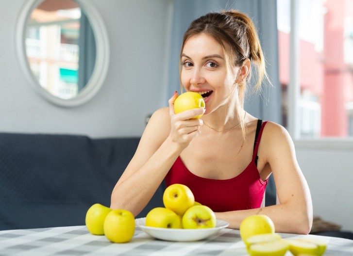 Dijeta sa jabukama: Mršavljenje bez gladovanja je hit proleća, sve žene ovako skidaju kilograme!